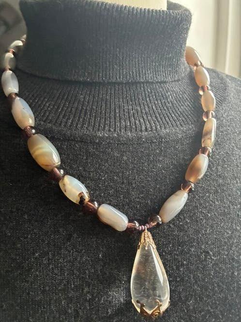 EM HISTORY BEADS nieuwe ketting grijs/bruin met hanger 50cm, Overige kleuren, Nieuw, Ophalen of Verzenden, Overige materialen