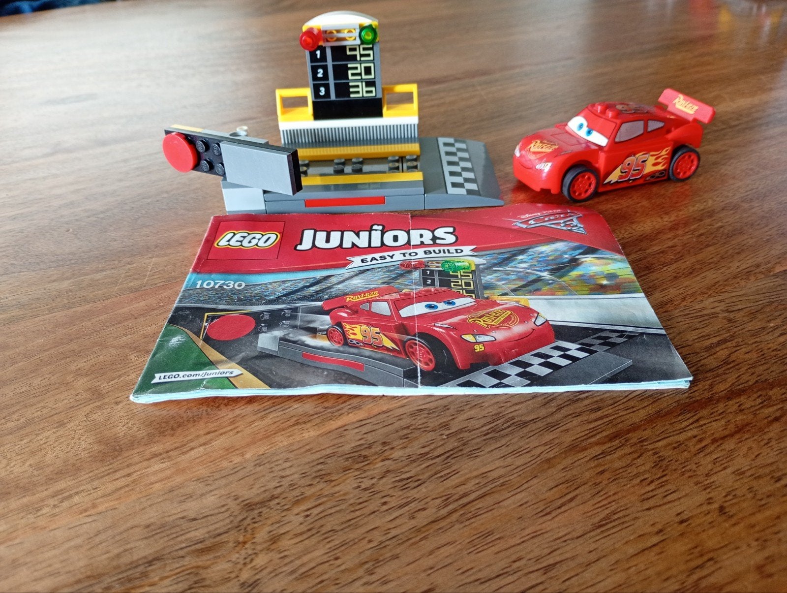 Lego Juniors Cars 3 Bliksem McQueen Racebaan Set 10730, Gebruikt, Overige thema's, Lego, Inclusief instructies