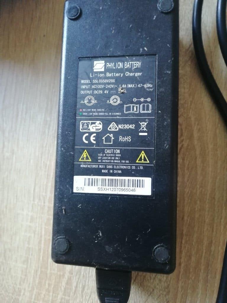 te koop acculader elektrische fiets o.a. omafiets gazelle., Gebruikt