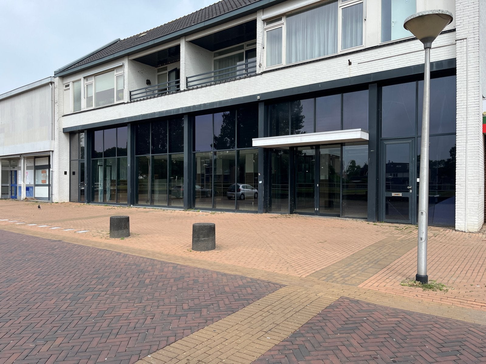 Ruim Gevelpand met Openslaande Deuren - 2 Aparte Delen, Ophalen, Kunststof, Gebruikt, Overige typen