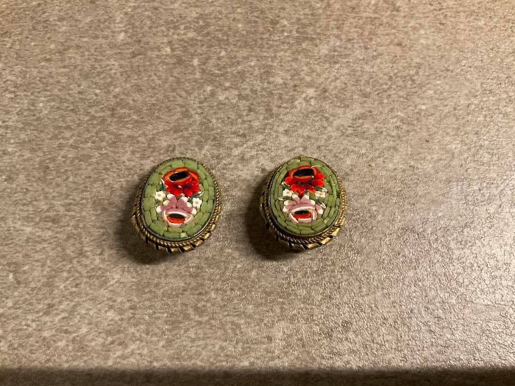 Millefiori emaille Italiaanse clip on oorbellen, Overige materialen, Gebruikt, Ophalen of Verzenden, Knopjes of Stekers