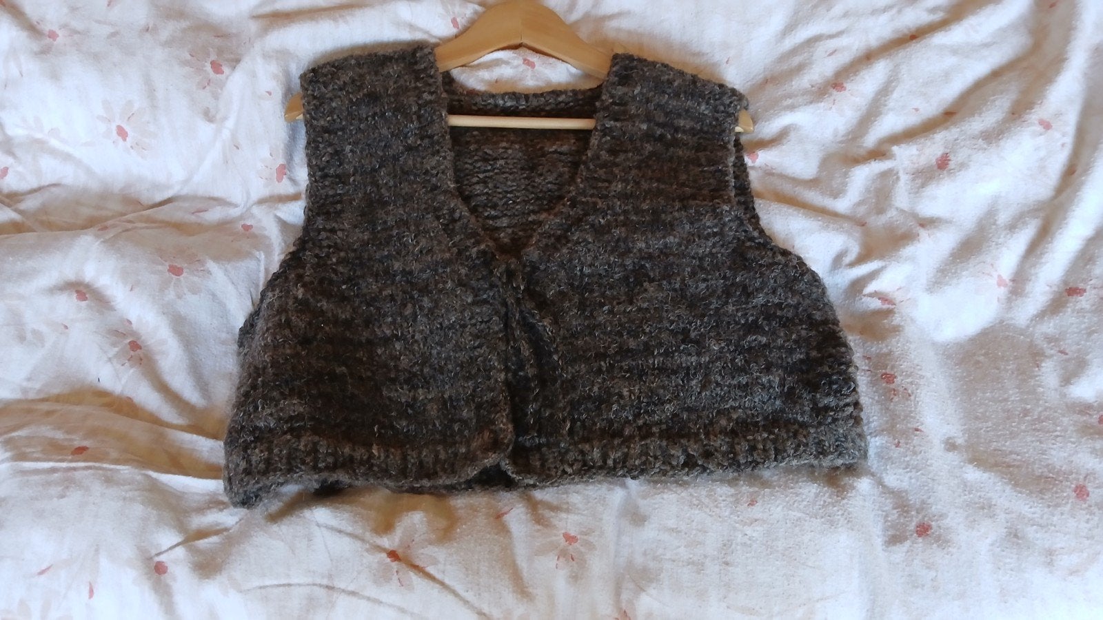Handgebreid schapenwollen vestje L, Kleding | Dames, Bodywarmers, Maat 42/44 (L), Ophalen of Verzenden, Zo goed als nieuw, Handgemaakt