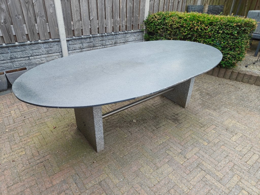 Tuintafel massief natuursteen (graniet), Tuin en Terras, Tuintafels, Ophalen, Gebruikt, Ovaal, Overige materialen