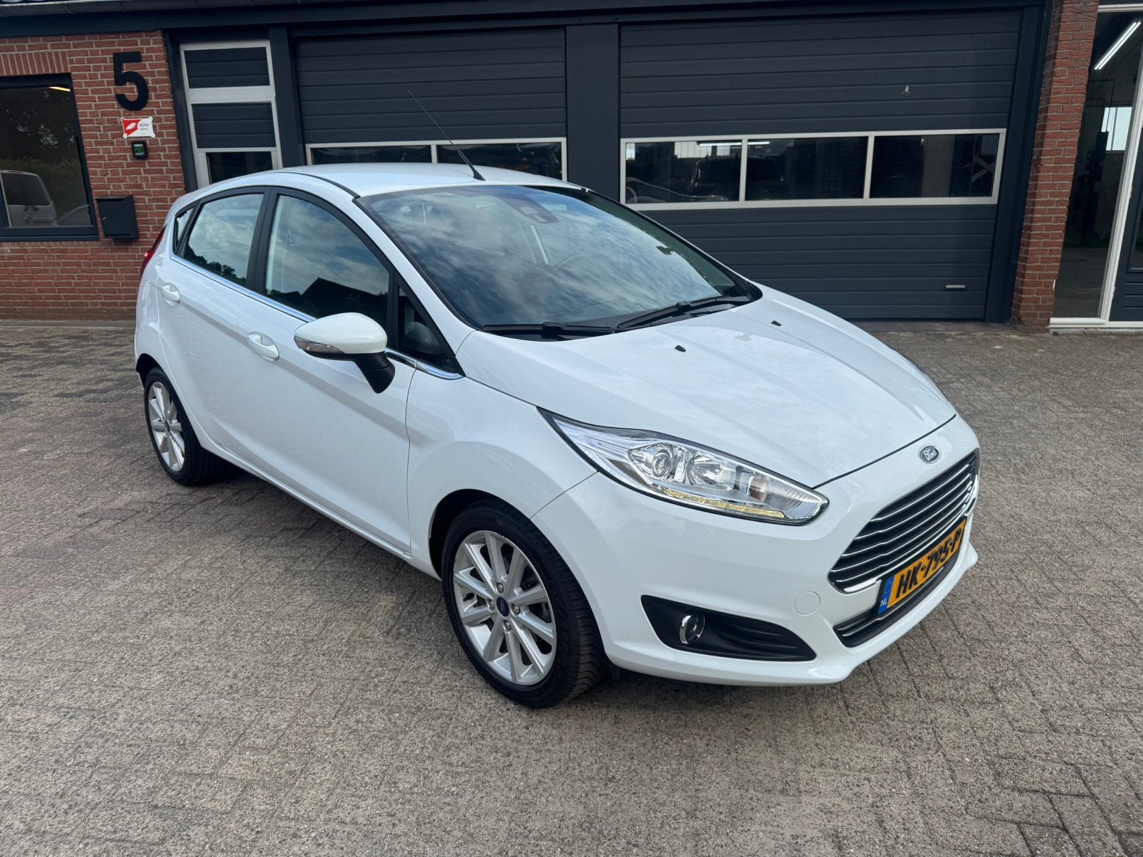 Ford Fiësta 1.0 TITANIUM 74KW/100PK 2015 |NIEUWE DISTRIBUTIE, Auto's, Ford, Voorwielaandrijving, Stof, 100 pk, Origineel Nederlands