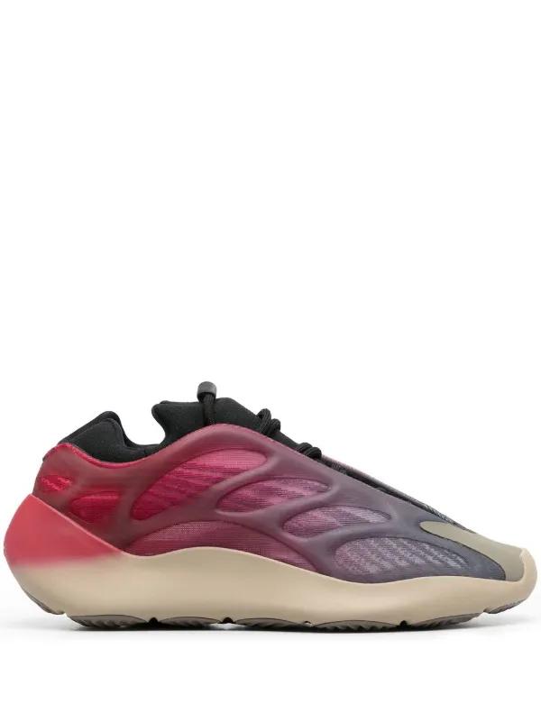 adidas Yeezy 700 V3 "Fade Carbon", Ophalen of Verzenden, Gedragen, Overige kleuren, Sneakers of Gympen