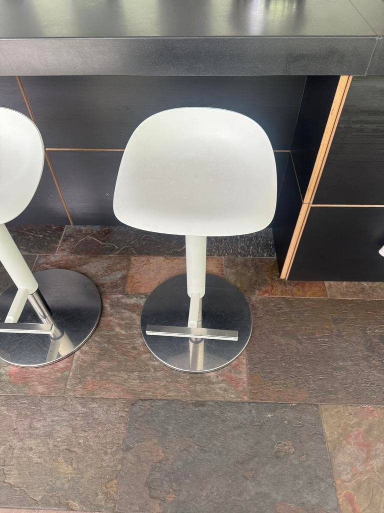 3 witte barkrukken ikea, Huis en Inrichting, Barkrukken, In hoogte verstelbaar, 60 tot 90 cm, Ophalen of Verzenden, Zo goed als nieuw