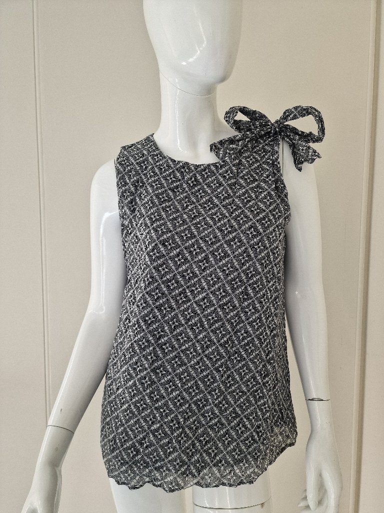 EMME Marella top maat 46 zwart wit met strik, Kleding | Dames, Ophalen of Verzenden, Zo goed als nieuw, Maat 46/48 (XL) of groter