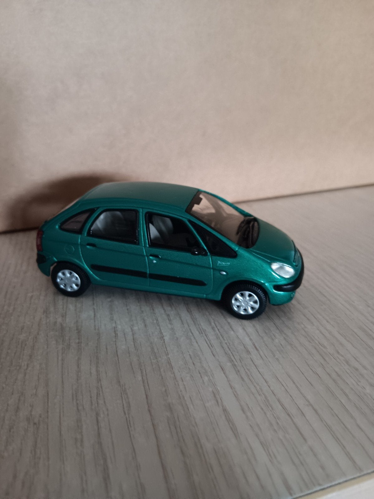 Citroën Xsara Picasso modelauto groen, Hobby en Vrije tijd, Modelauto's | Overige schalen, Ophalen of Verzenden