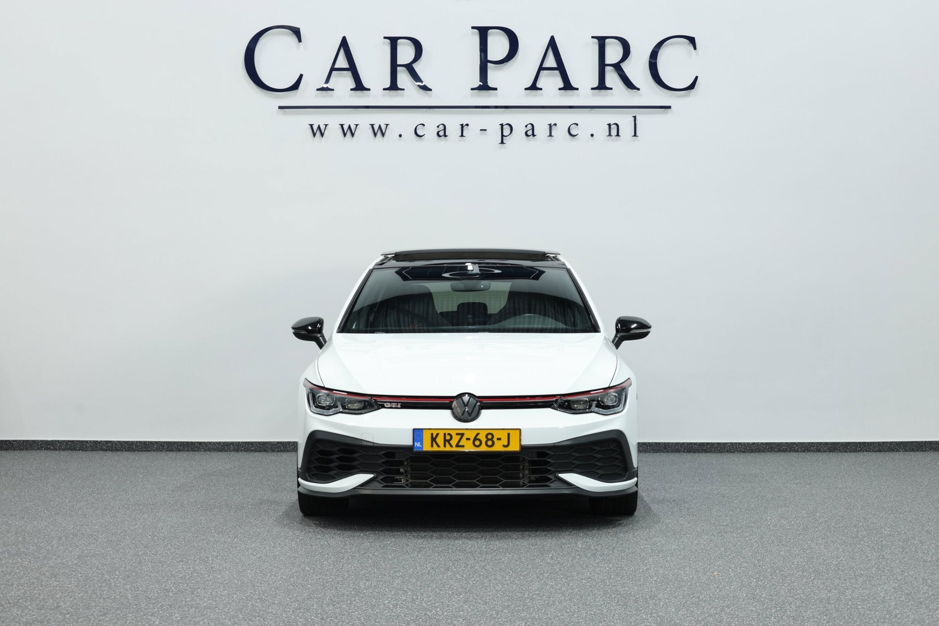 Volkswagen Golf 2.0 TSI GTI Clubsport 301+PK LED+IQ/PANO/HAL, Dealer onderhouden, Gebruikt, 4 cilinders, 1984 cc