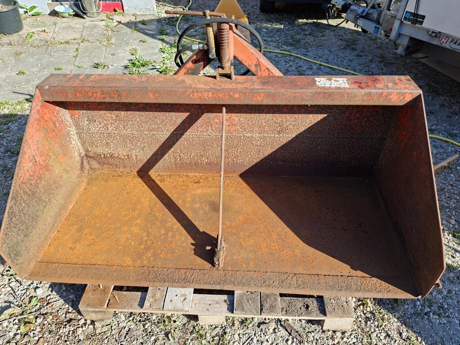 Gebruikte grondbak met hydraulische kiepfunctie, Ophalen, Akkerbouw, Grondbewerking