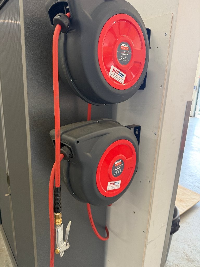RODAC Luchtslanghaspel met slang en blaaspistool, Doe-het-zelf en Verbouw, Compressors, Ophalen, Zo goed als nieuw, Minder dan 200 liter/min