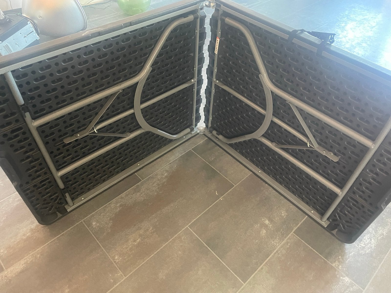 Opvouwbare tafel - Ideaal voor feesten en evenementen, Ophalen, Kunststof, Gebruikt, 50 tot 100 cm
