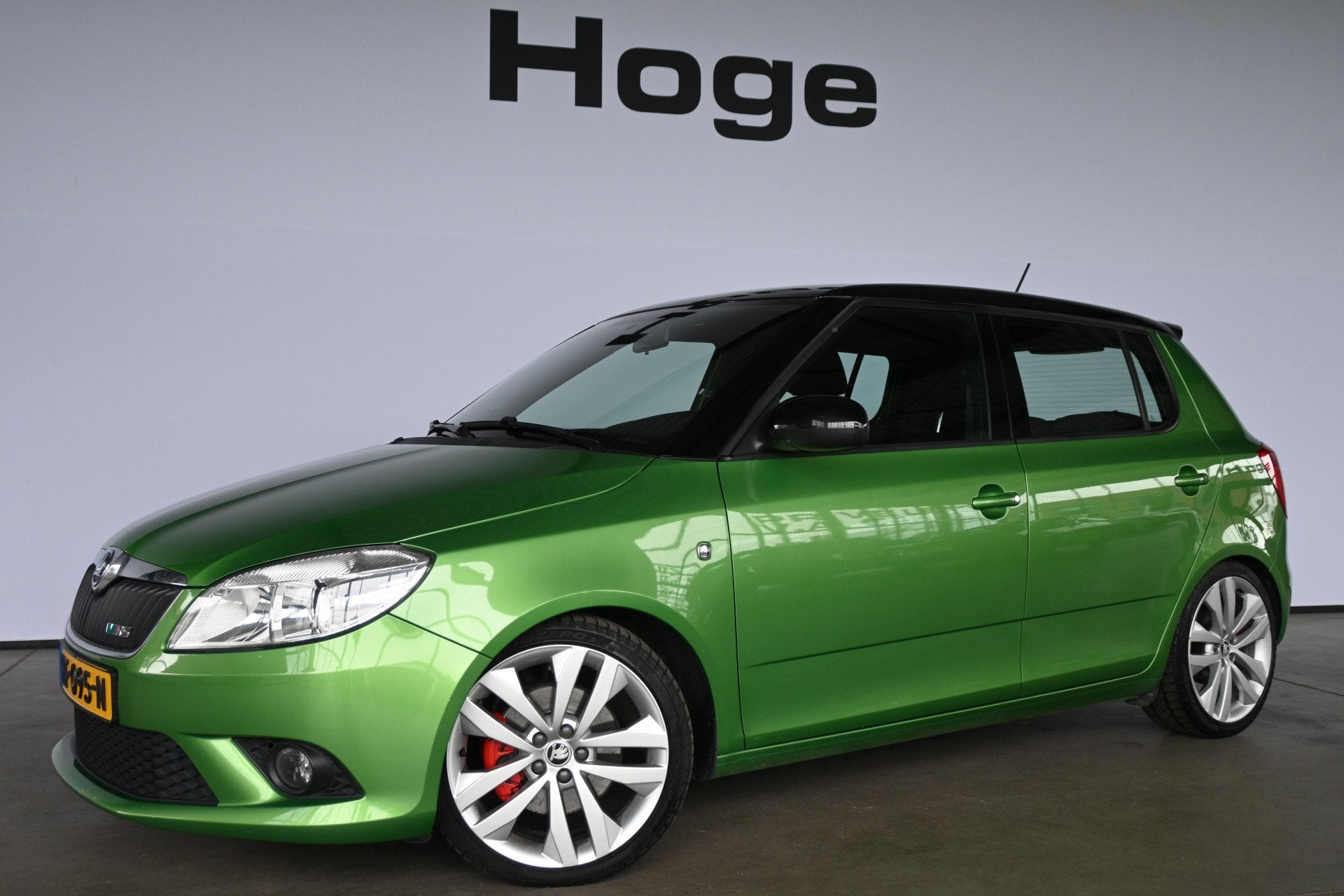 Skoda Fabia 1.4 TSI RS 180PK! Automaat Clima Carplay Cruise, Euro 5, Stof, Gebruikt, 4 cilinders