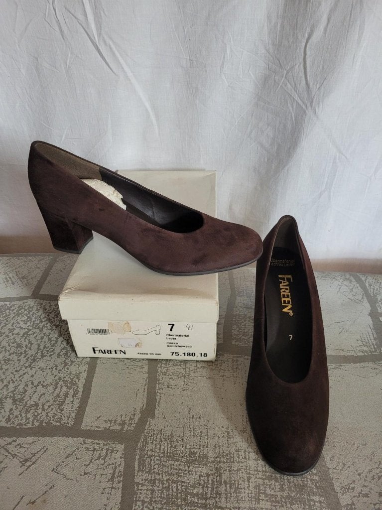 NIEUWE bruine leren pumps. Mt 7 (41) Merk Fareen, Pumps, Bruin, ., Nieuw