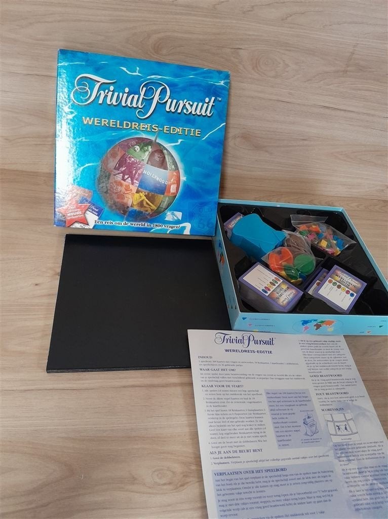 Trivial pursuit - wereldreis-editie - s3697, Hobby en Vrije tijd, Gezelschapsspellen | Bordspellen, Verzenden, Zo goed als nieuw