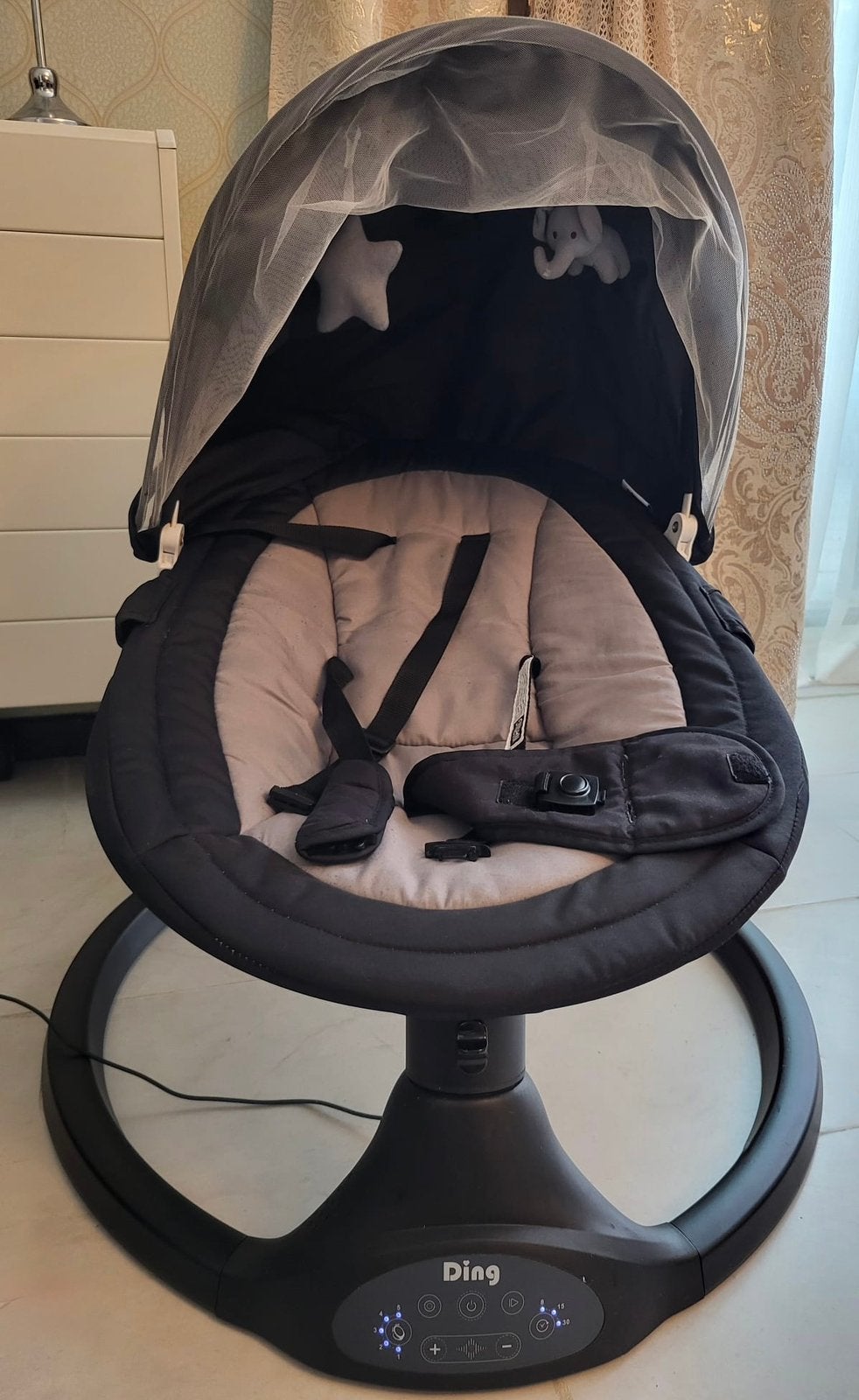 Baby wipstoel kan tot 9kg dragen  bleutooth en eigen muziek, Kinderen en Baby's, Ophalen of Verzenden, Zo goed als nieuw