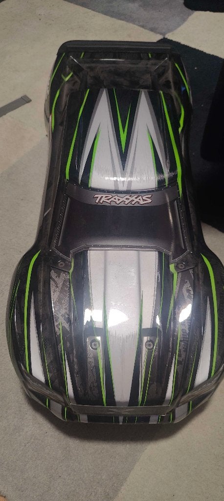 Traxxas x-maxx kap Zwart/Groen, Ophalen, Zo goed als nieuw, 1:5 t/m 1:8, Onderdeel