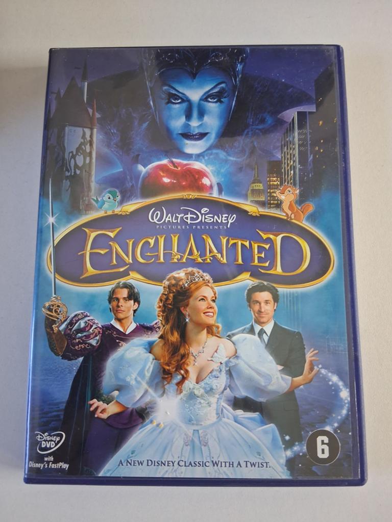 Enchanted DISNEY, Alle leeftijden, Ophalen of Verzenden, Zo goed als nieuw