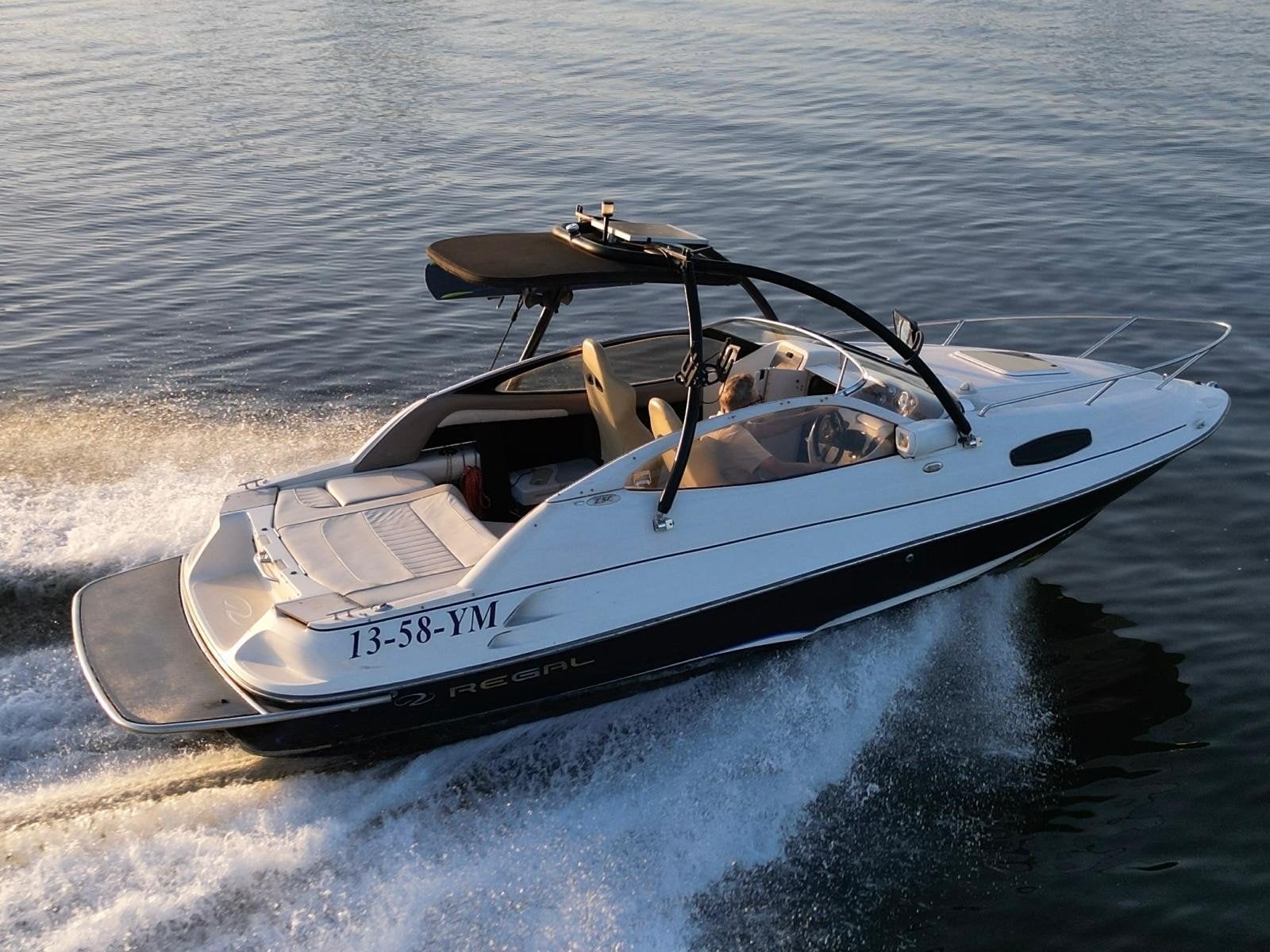 Vaarklare speedboot Regal 2150 Benzine & LPG, Ophalen, Regal, Gebruikt, Binnenboordmotor