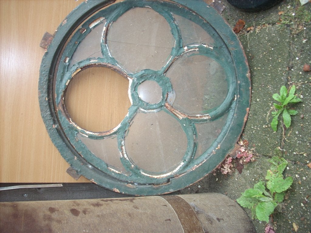 Gietijzeren stal/kiepraam-doorsnee 50 cm-oud Hollands glas, Ophalen, Gebruikt