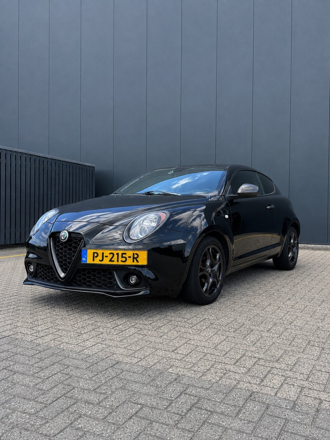 Alfa Romeo MiTo Turbo Twinair 105pk S&S 2017 Zwart, Auto's, Voorwielaandrijving, 4 cilinders, Origineel Nederlands, 24 km/l