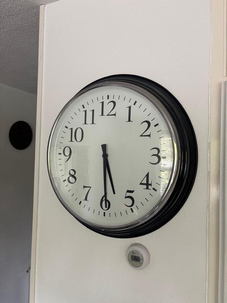 Ikea wandklok, Ophalen, Zo goed als nieuw, Wandklok