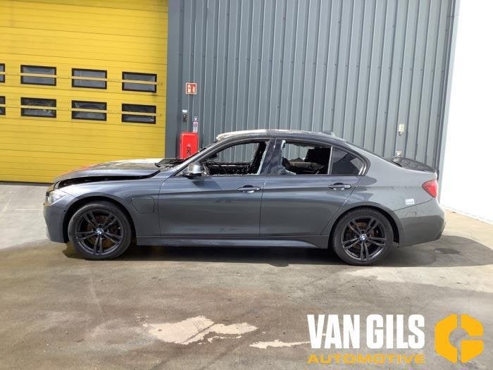BMW 3-serie 3 serie (F30), Sedan, 2011 / 2018 330e, Bayerische Motoren Werke AG, Kundenbetreuung@bmw.de, Petuelring 130 ,80809, München, Deutschland