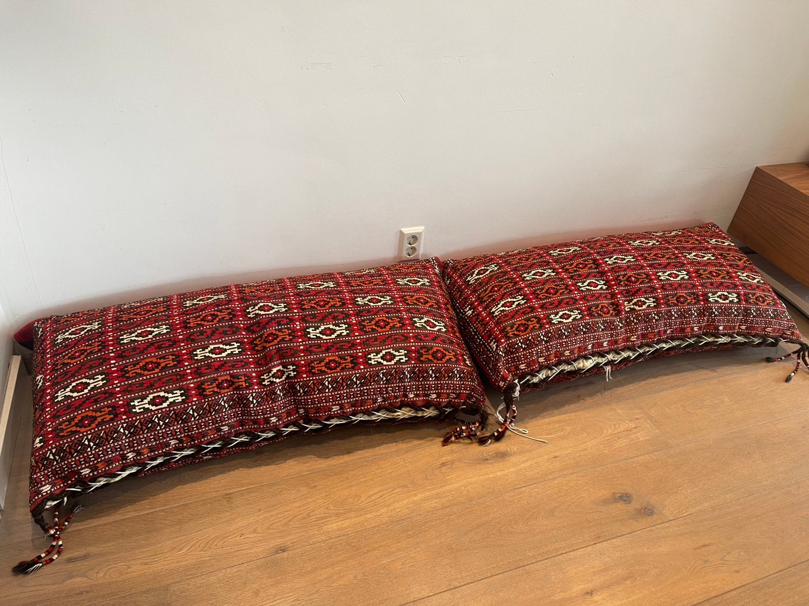 Set van 2 identieke authentieke handgeweven kilim zitkussens, Ophalen, Zo goed als nieuw, Tweepersoons, Minder dan 150 cm