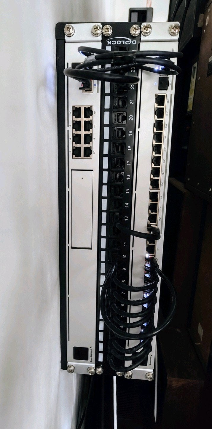 Ubiquiti Unifi Dream Machine Special Edition (UDM-SE), Computers en Software, Ophalen of Verzenden