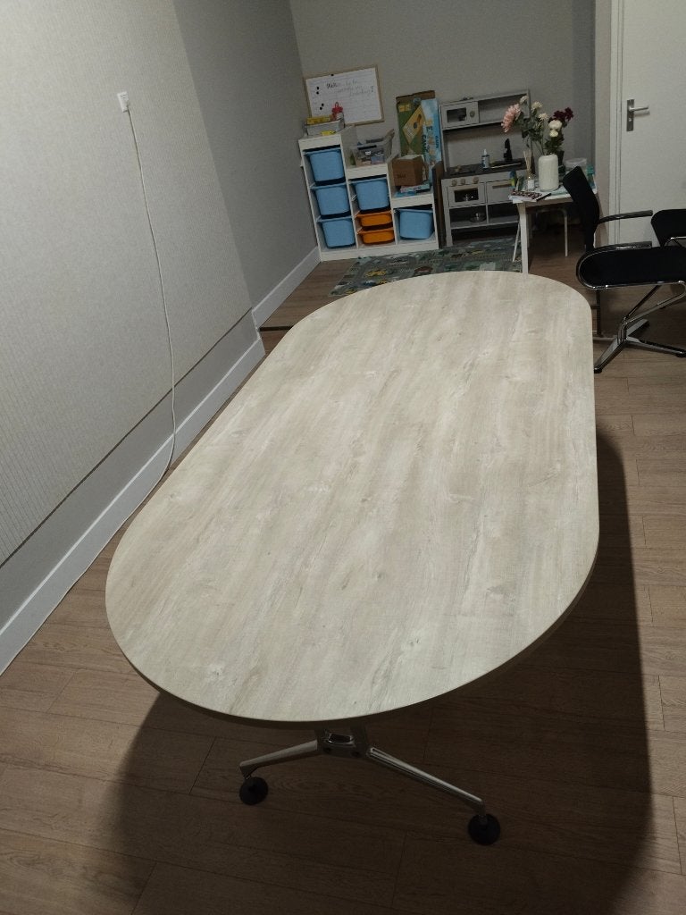 Grote vergadertafel –Herman miller onderstel - Zeer netjes, Ophalen