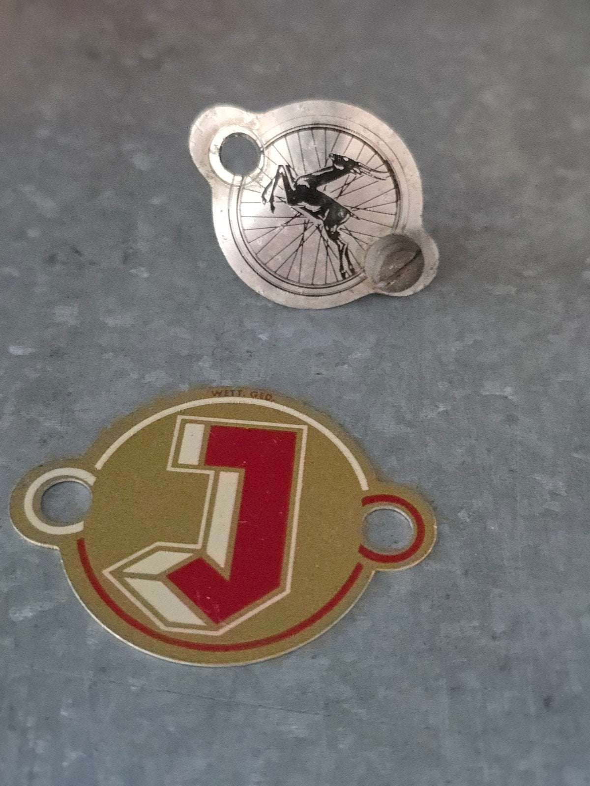 2 antieke balhoofdplaatjes Gazelle & Juncker €20, Ophalen of Verzenden