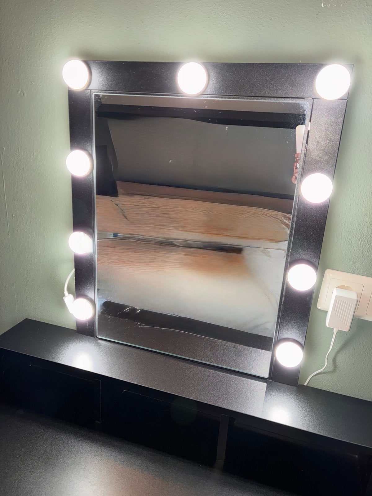 Zwarte make-up tafel met spiegel en verlichting, Huis en Inrichting, Woonaccessoires | Spiegels, Ophalen, Gebruikt, 100 tot 150 cm