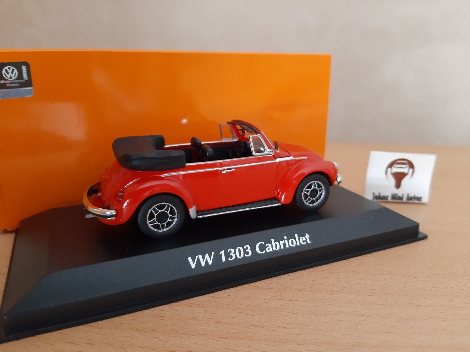 VOLKSWAGEN KEVER 1303 Cabriolet 1979 Rood Maxichamps 1:43, Overige merken, Auto, Nieuw, Ophalen of Verzenden