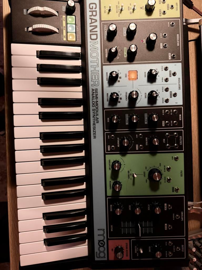 Moog grandmother + decksaver, Muziek en Instrumenten, Ophalen, Zo goed als nieuw, Overige aantallen, Overige merken