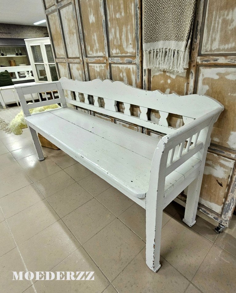 Foto 4 van Hongaarse houten Bank sfeervol