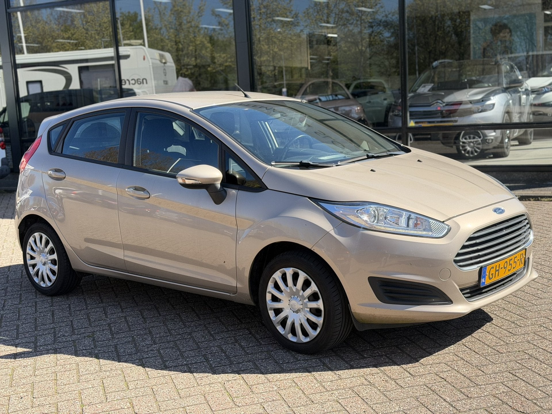 Ford Fiesta 1.0 Style (bj 2015), Auto's, Voorwielaandrijving, Dealer onderhouden, Stof, 525 kg
