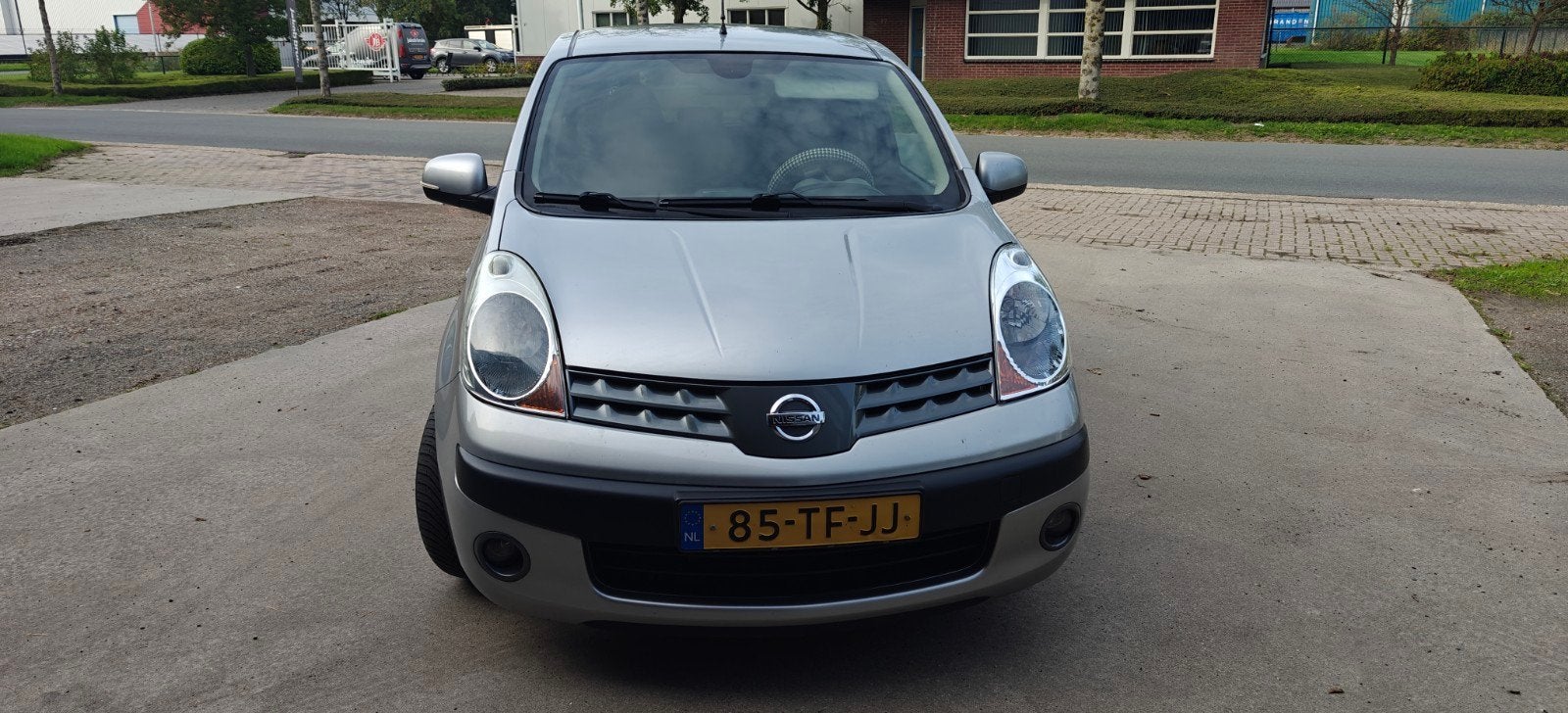 Nissan Note 1.6 16V 2006 Grijs, Auto's, Voorwielaandrijving, 15 km/l, 4 cilinders, 49 €/maand