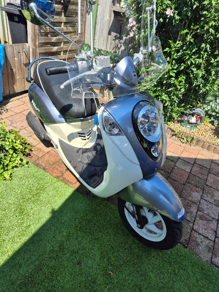 Sym mio 50 snorscooter 2016, Ophalen, Gebruikt, SYM, Benzine