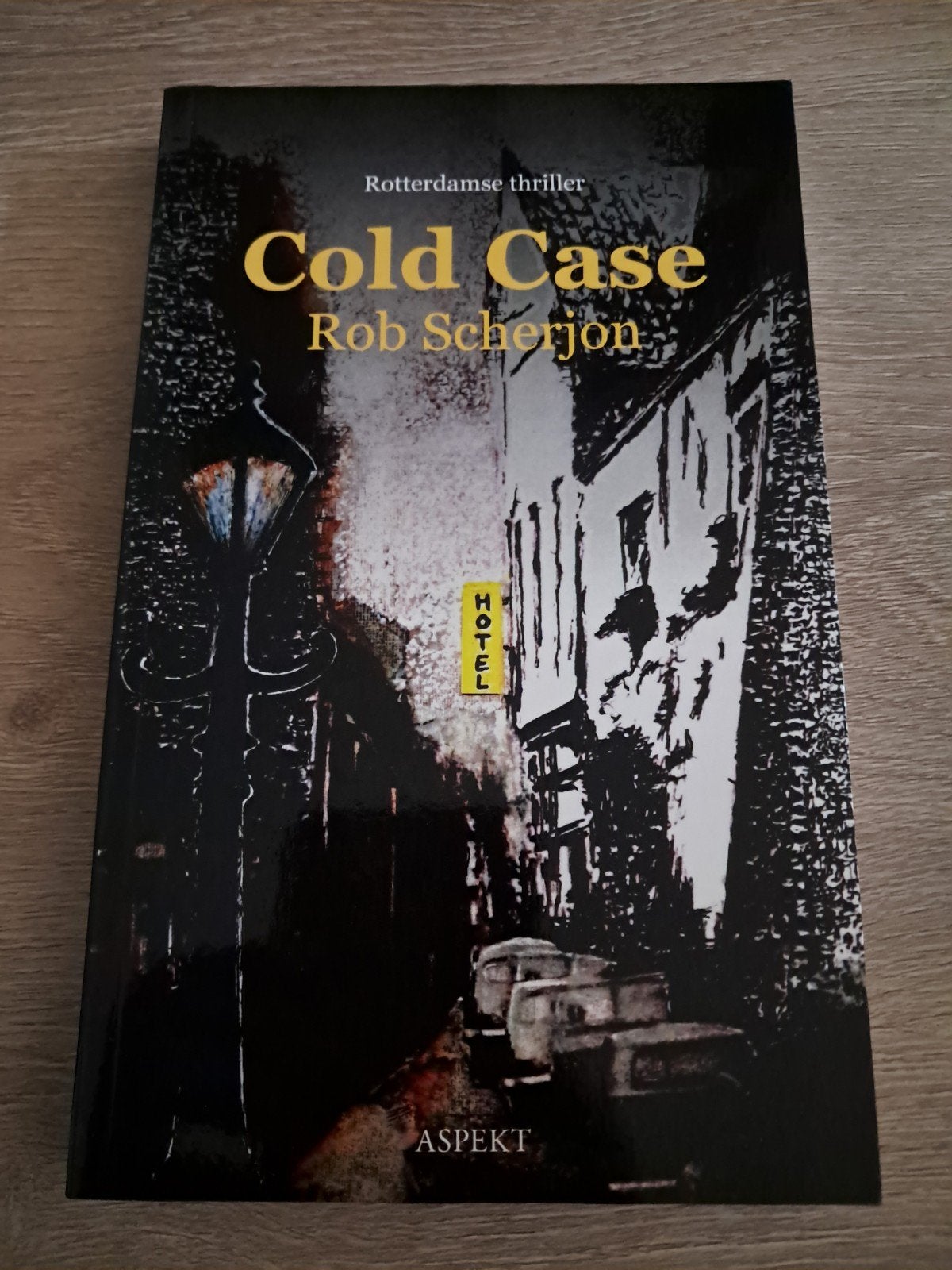 E4 Cold Case - Rotterdamse thriller van Rob Scherjon, Ophalen of Verzenden, Zo goed als nieuw, Rob Scherjon, Nederland