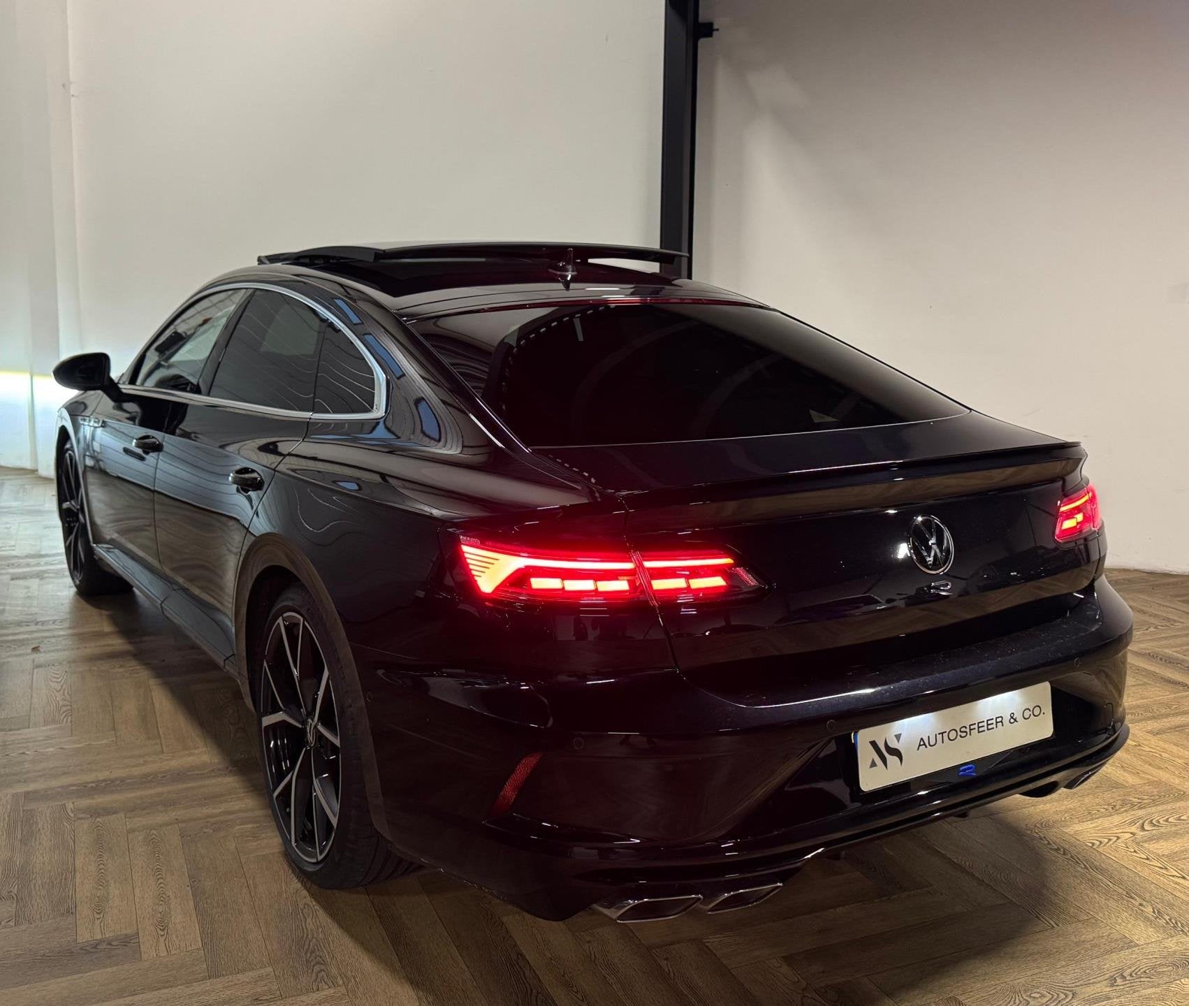 Volkswagen Arteon 2.0 TSI R PANO KEYLESS HUD VOL', Auto's, Volkswagen, Dealer onderhouden, Arteon, Gebruikt, Zwart