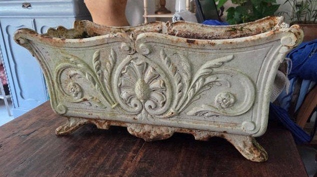 Antieke grote zware gietijzeren tuinvaas jardinière
61 cm, Antiek en Kunst, Curiosa en Brocante, Ophalen