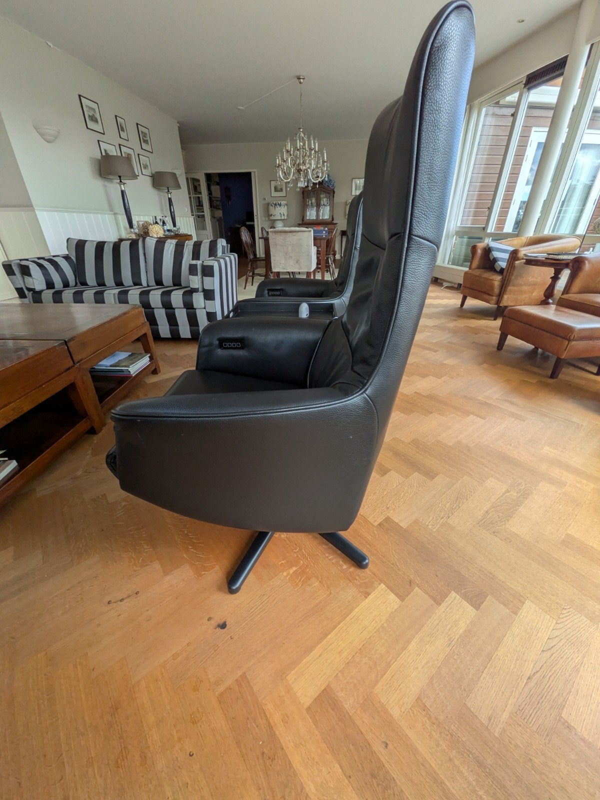 Dames en heren Luxe Zwart Leren Relaxfauteuil - Comfortabel, Gebruikt, Zwart, Ophalen of Verzenden, Eén