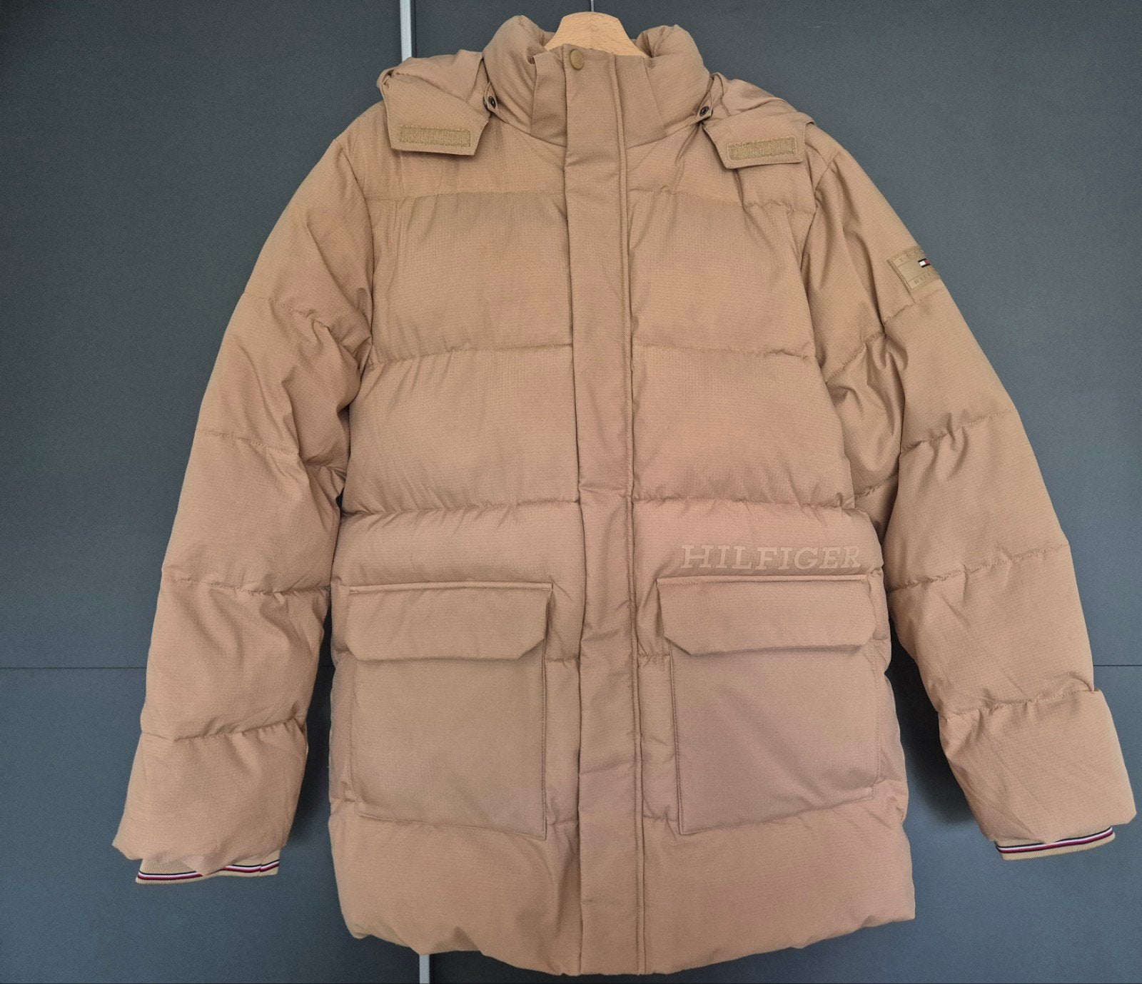 Tommy Hilfiger winterjas voor jongens maat 176 camelkleurig, Ophalen of Verzenden, Jongen, Jas, Tommy Hilfiger