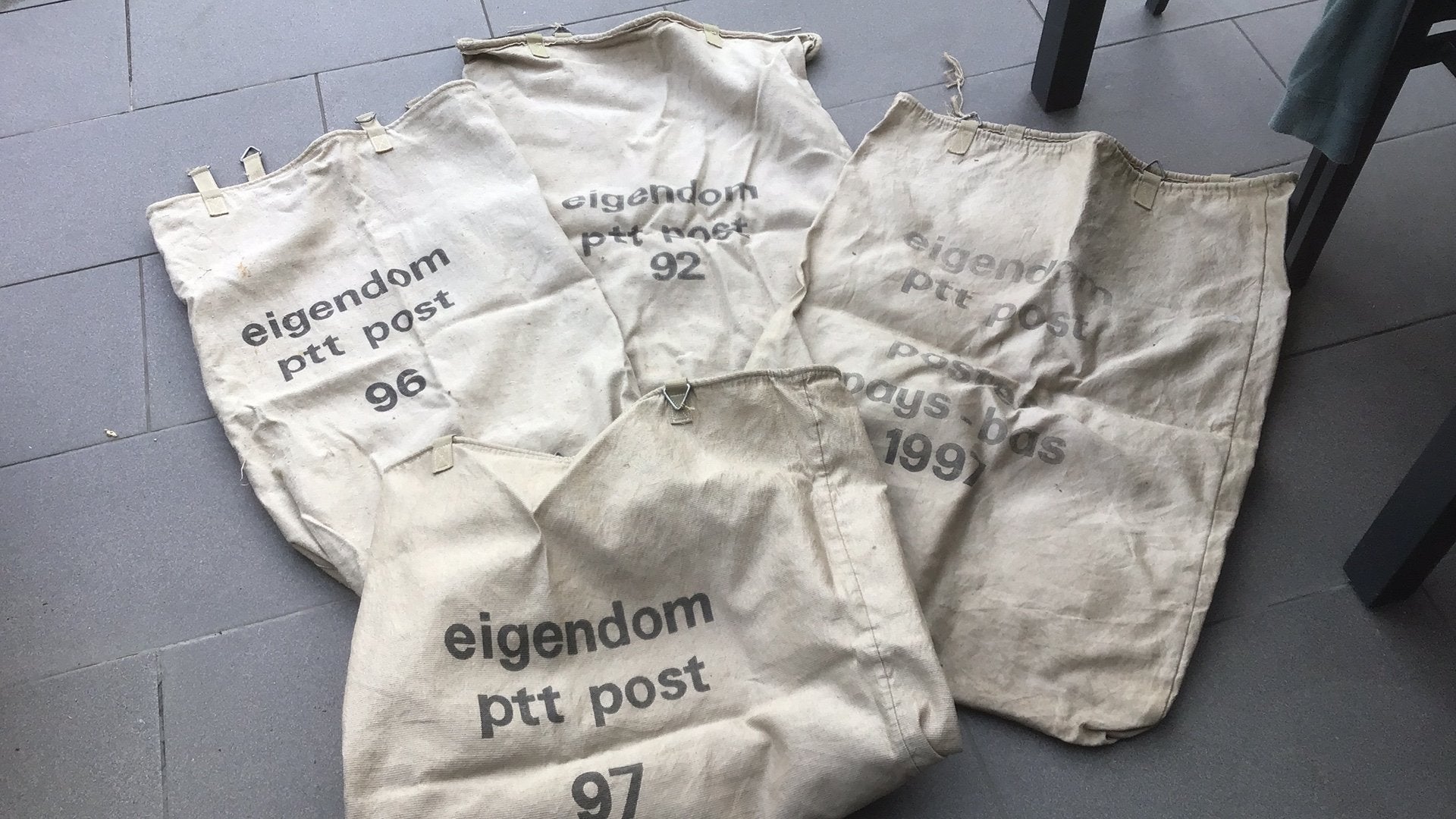 4 oude PTT Postzakken, Overige materialen, Gebruikt, Beige, Ophalen of Verzenden