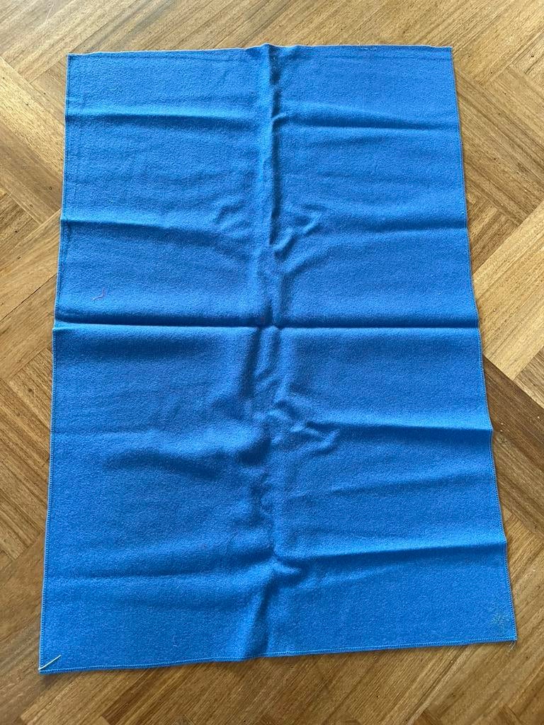 Lap blauwe wollen bekledingsstof, Hobby en Vrije tijd, Stoffen en Lappen, Wol, Blauw, Ophalen of Verzenden, Zo goed als nieuw