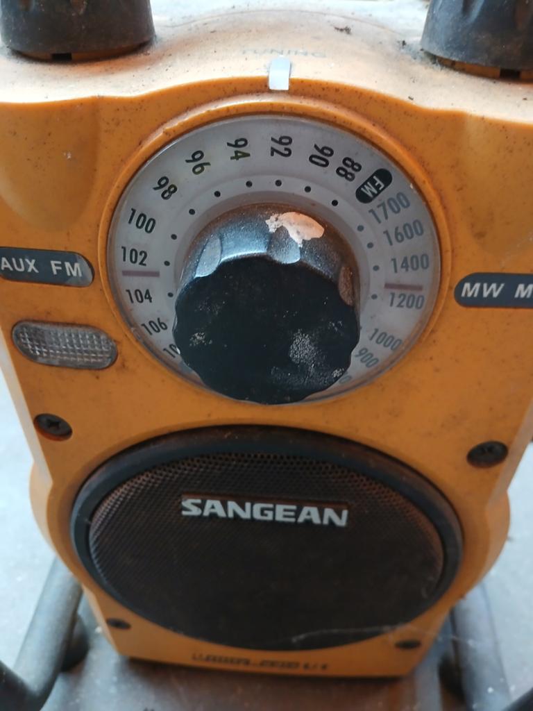 Sangean Bouwradio - Robuust en Betrouwbaar, Audio, Tv en Foto, Ophalen of Verzenden, Gebruikt, Bouwradio