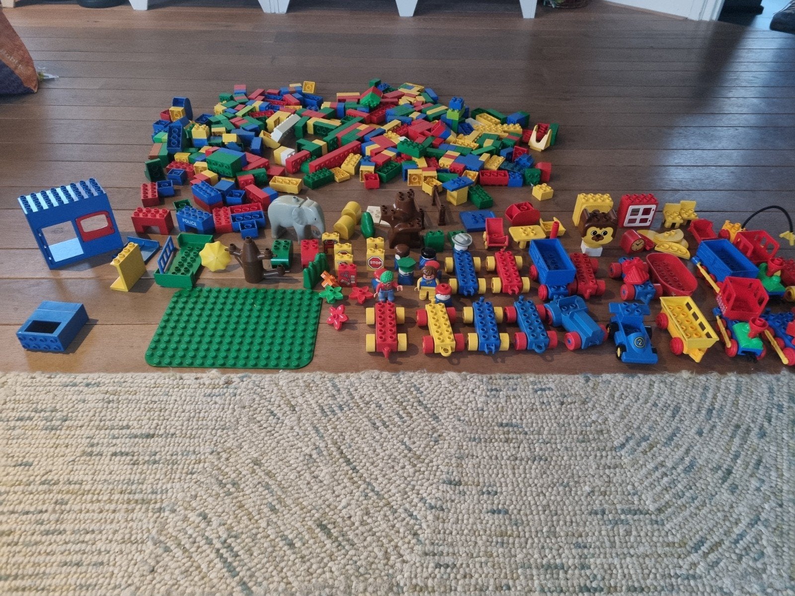 Grote verzameling Duplo  grondplaat, trein, poppetjes en m, Ophalen of Verzenden, Gebruikt, Losse stenen, Duplo