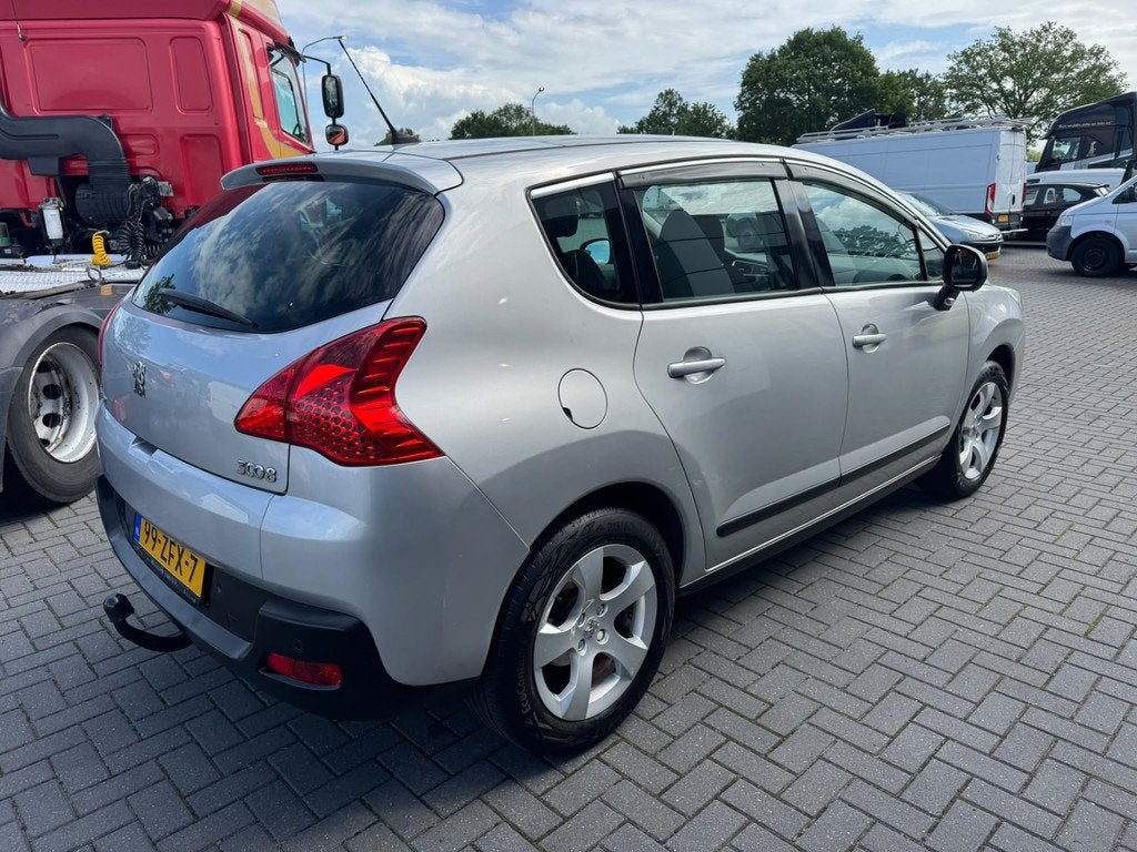 Peugeot 3008 1.6 Active Automaat,16Inch,Cruise,Pdc,Panodak H, Euro 5, Stof, Gebruikt, Parkeersensor