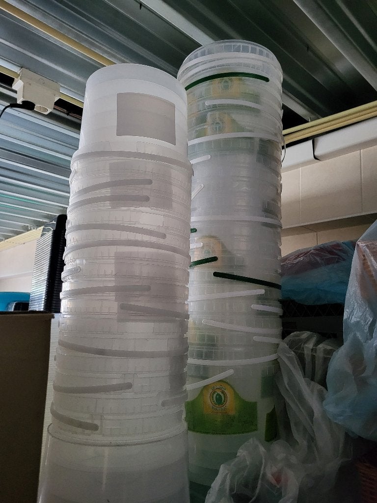 Heldere emmers 10 liter, Ophalen, Zo goed als nieuw, Kunststof, Met deksel
