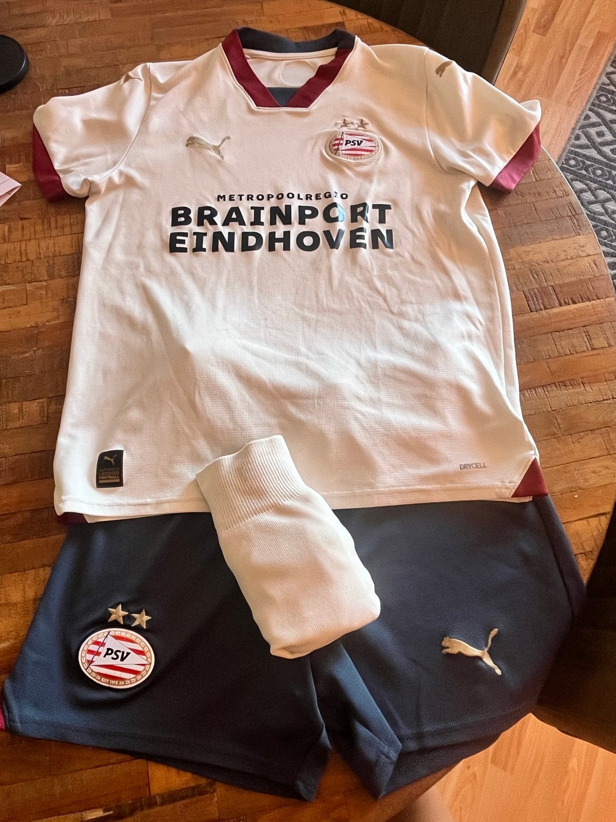 PSV Uit tenue 2023/2024 - Shirt, Broekje en Sokken, Maat S, Ophalen, Zo goed als nieuw, Set